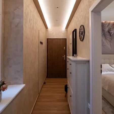Apartment Beigestone Luxury Center By Belmont Realty