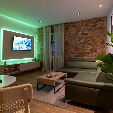 Beigestone Luxury Center By Belmont Realty Apartment *